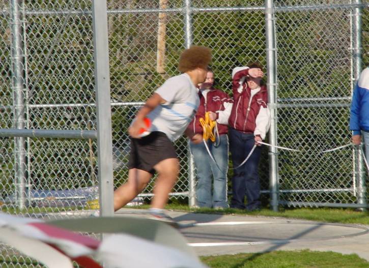 dickerson throwing discus