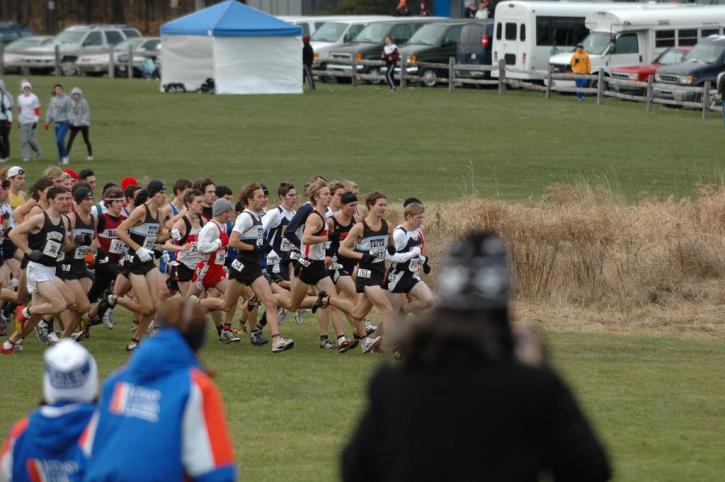 200 meters in, Brian MacNamara leads!