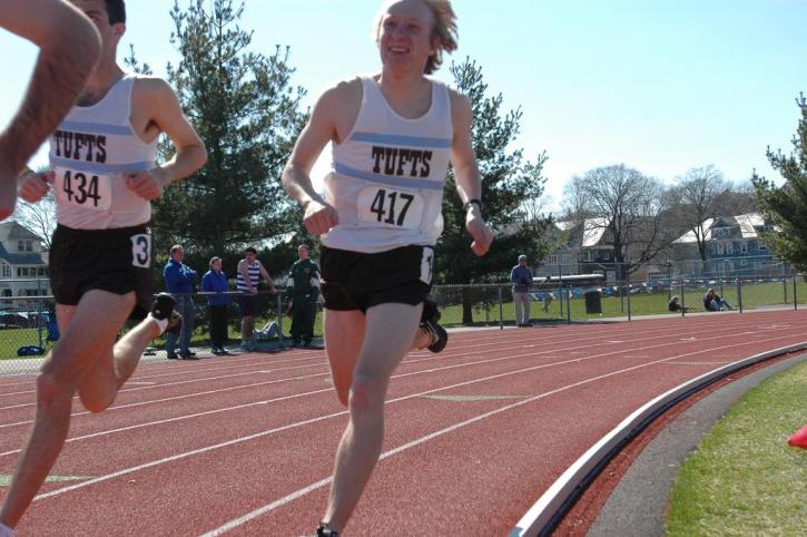 Kyle Doran runs the 800 meters