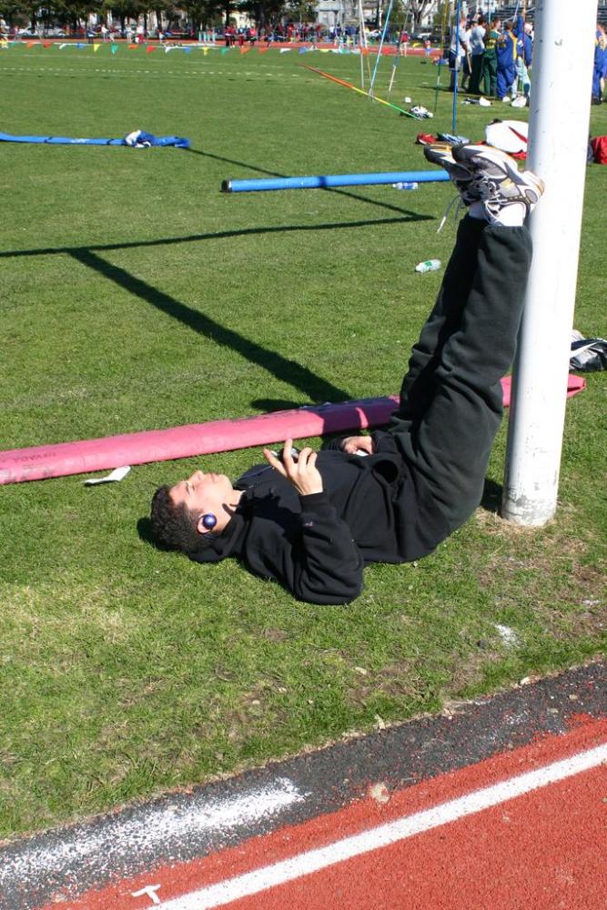 Mickey Ferri drains his legs before competition.