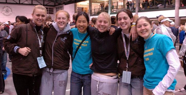 Laura Walls, Catherine Beck, Caroline Chow, Sarah Crispin, Katy O'Brien and Kate Makai pose for a team picture.