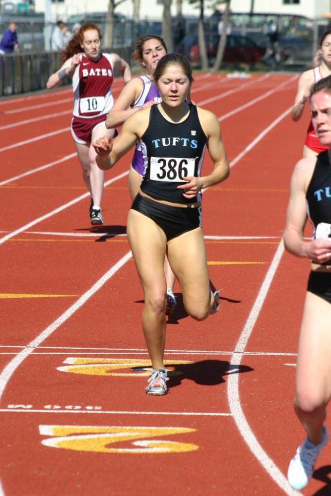 Kate Makai finishes fourth in the 800.