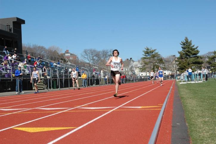 Matt Lacey finishes the 800