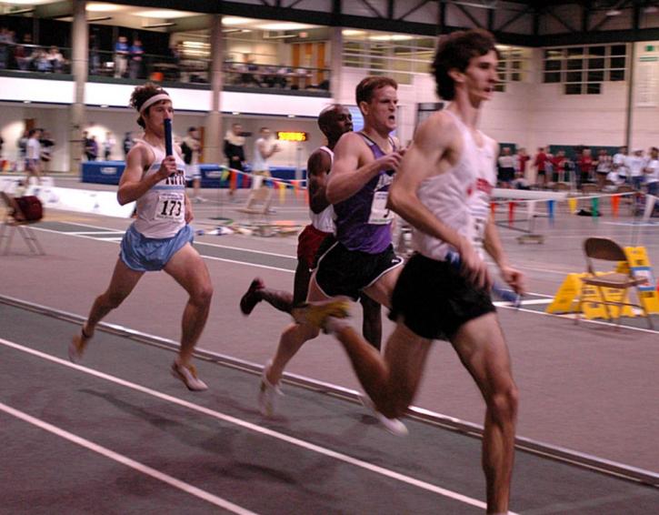 Pat Mahoney hangs on in the third leg of the DMR.