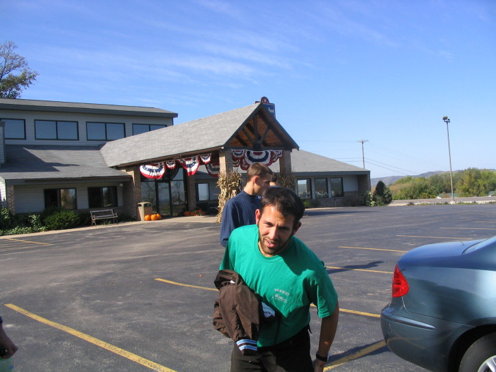 Neil Orfield cramping up before checking out the course at Jim Drews