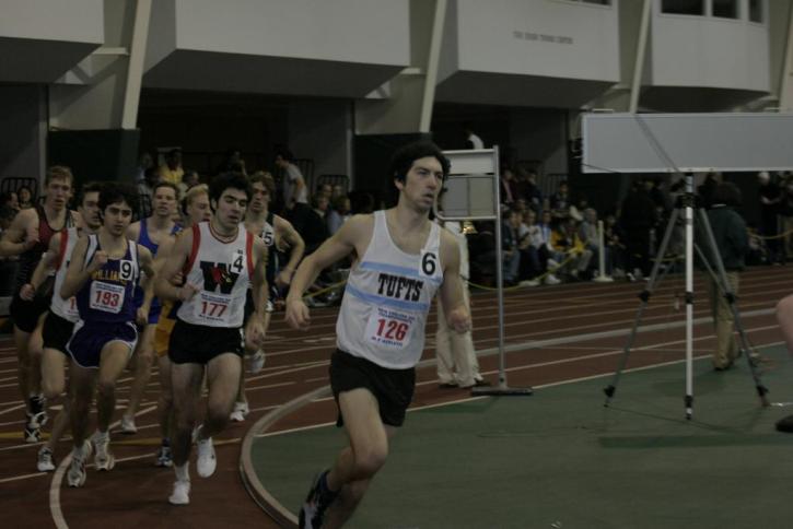 Mike Don leads a pack in the 3000