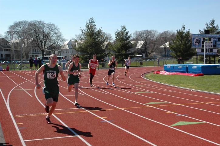 Dustin Virgilio runs the 400