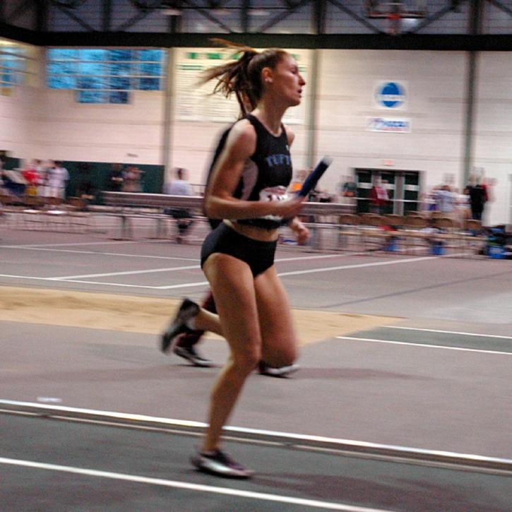 Rachel Bloom in the 4x400.