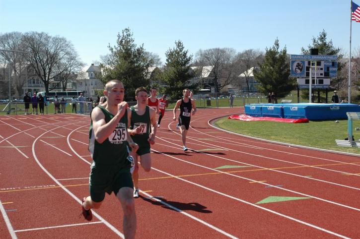 Dustin Virgilio runs the 400