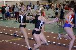 Women's 4x400 hand-off